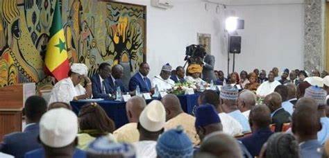 Sénégal: le président Sall ouvre un « dialogue » pour sortir de la crise électorale