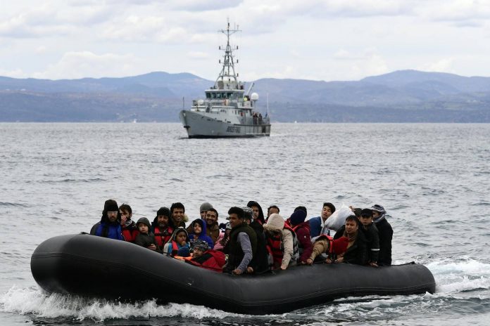 Naufrages de migrants: les règles entourant Frontex doivent changer (médiatrice)