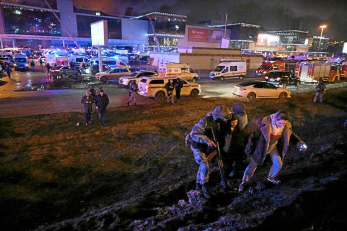 Attaque armée lors d’un concert à Moscou : ce que l’on sait