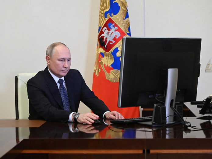 En pleine présidentielle, Poutine promet une réplique aux attaques sur le sol russe