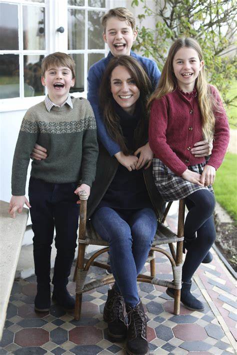 La princesse Kate s’attribue la responsabilité d’une photo retouchée