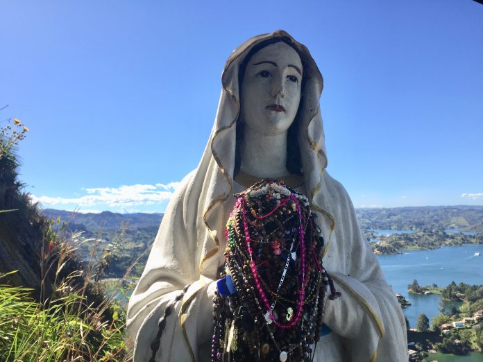 Italie : l’Eglise désavoue les « apparitions » de la Madone « aux larmes de sang »