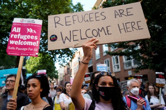 Londres espère expulser 5.700 migrants au Rwanda « d’ici la fin de l’année »