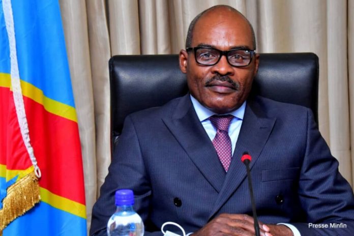 Soupçons de détournements: des ministres interdits de quitter la RDC