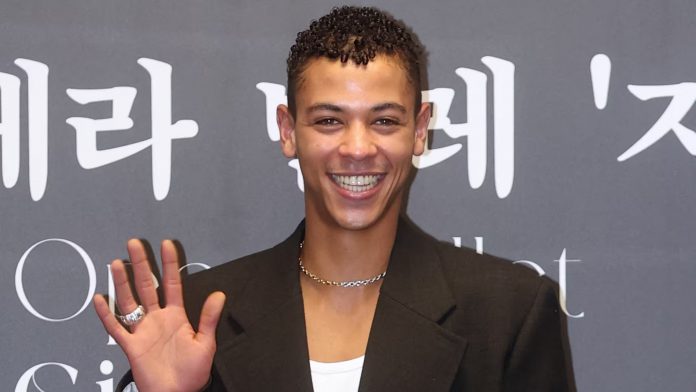 Guillaume Diop, premier danseur étoile noir à l’Opéra de Paris, ravi de montrer que « c’est possible »