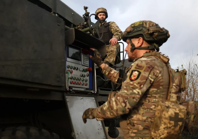 L’Ukraine pousse les hommes en âge de combattre à rentrer au pays