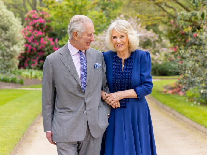 Charles III reprend ses activités publiques après l’annonce de son cancer