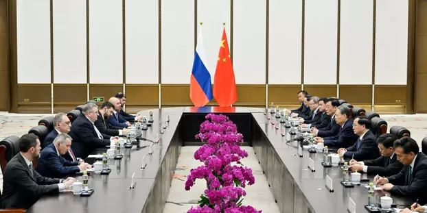 La Chine aide la Russie à mener « sa plus importante expansion militaire depuis l’ère soviétique » (haut responsable américain)