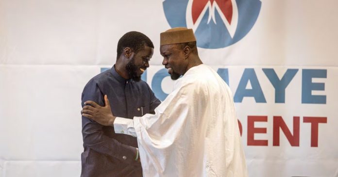 Sénégal: le président Faye nomme Premier ministre Ousmane Sonko, figure-clé de son élection