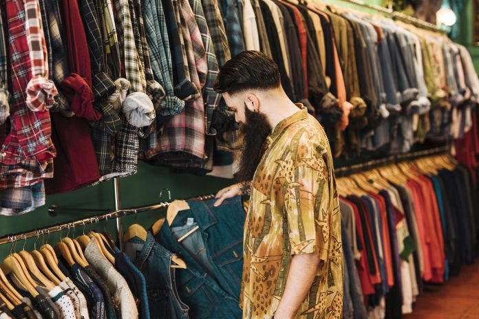 « Le marché du faux » à Naples, capitale de la contrefaçon et de la Camorra