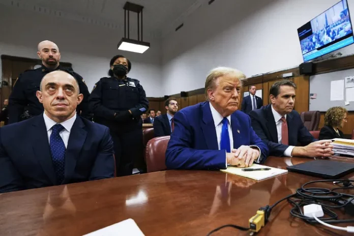 Procès Trump: « nerveuse », l’ex-directrice de la communication de la Maison Blanche témoigne