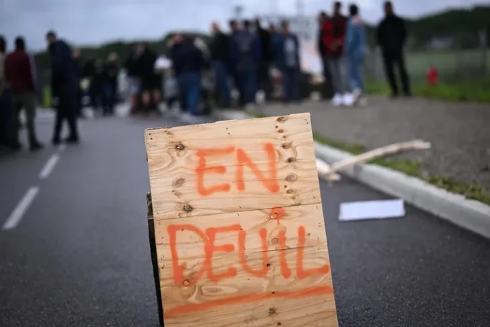 Attaque mortelle d’un fourgon pénitentiaire: le fugitif traqué, les syndicats entendus par le ministère