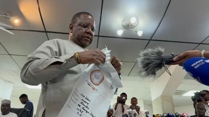 Présidentielle au Tchad: le Premier ministre Succès Masra affirme avoir gagné