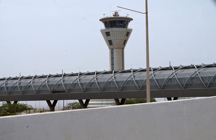 Sénégal: 11 blessés dans la sortie de piste d’un Boeing opéré par Air Sénégal