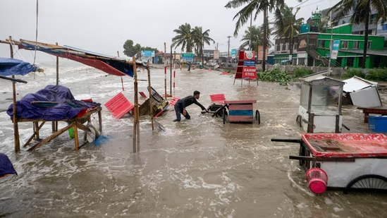 Bangladesh: des centaines de milliers d’habitants fuient à l’approche d’un cyclone