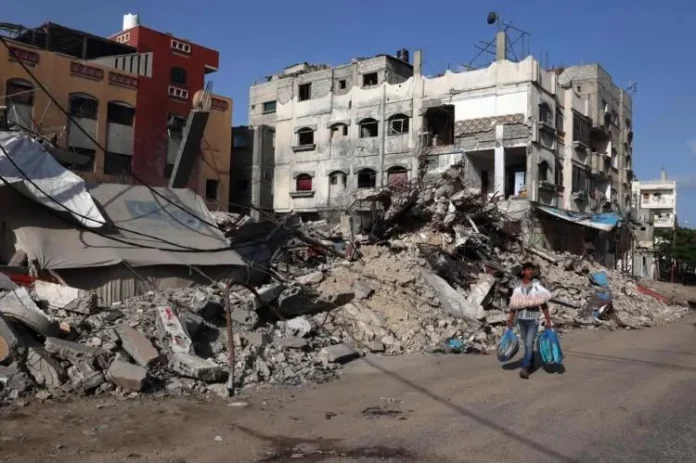 Israël bombarde la bande de Gaza, les efforts internationaux s’intensifient en vue d’une trêve