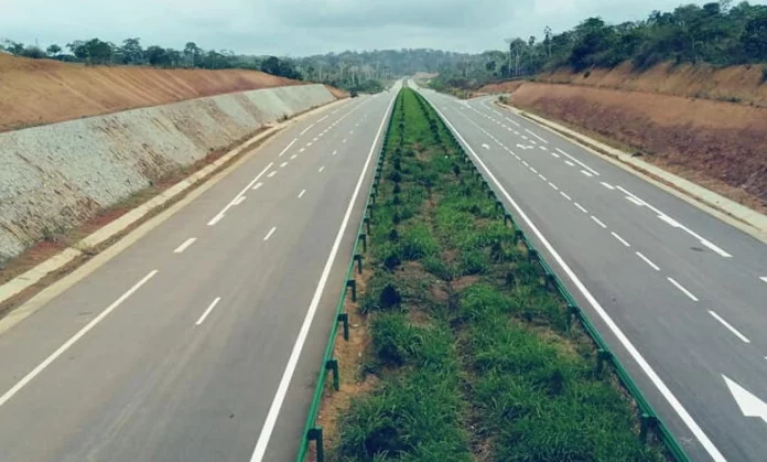 Autoroute Yaoundé-Douala : une autre arnaque du Renouveau