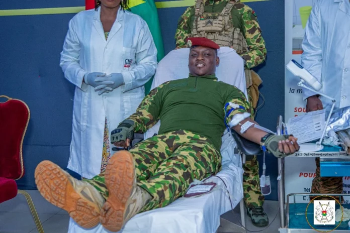Burkina: après deux jours d’incertitudes, le capitaine Traoré s’affiche à Ouagadougou