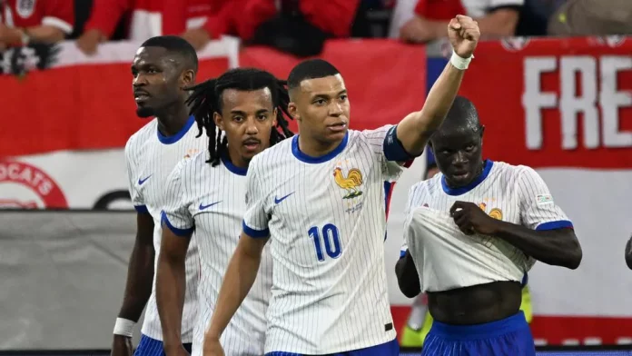 Euro-2024: La France réussit ses débuts mais perd Kylian Mbappé