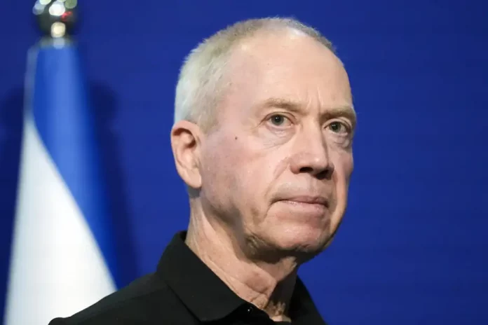 Des habitants du nord de la bande de Gaza fuient sous les bombardements israéliens