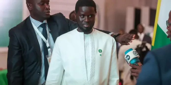 Sénégal: l’ex-parti au pouvoir fustige la gouvernance « sans cap » des nouvelles autorités