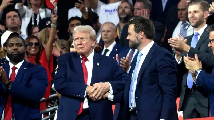 Pourquoi Trump a-t-il choisi de faire équipe avec J. D. Vance?
