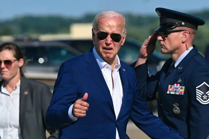 De retour en campagne, Biden défend sa candidature malgré les critiques