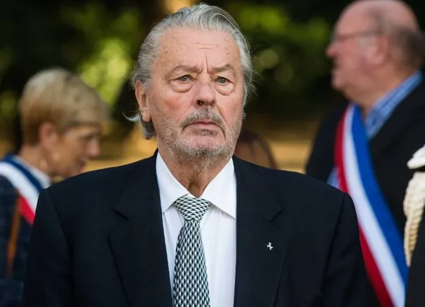 Le douloureux crépuscule d’Alain Delon, malade et sous curatelle