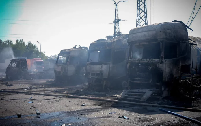 Ukraine: quatre morts dans des frappes russes massives sur les sites énergétiques