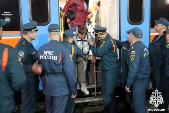 « La guerre est arrivée » : à Moscou, de premiers évacués de la région russe attaquée par l’Ukraine