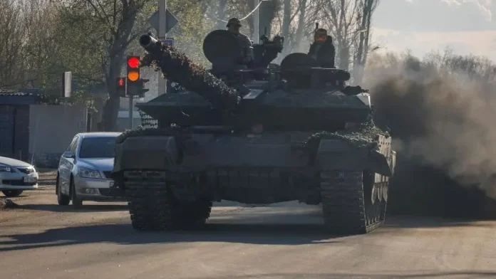 Kiev dit progresser en Russie, Moscou maintient sa pression dans l’Est ukrainien