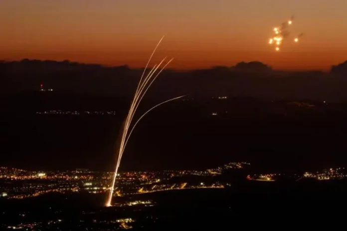 Israël frappe le Liban, le Hezbollah annonce lancer une attaque d’envergure