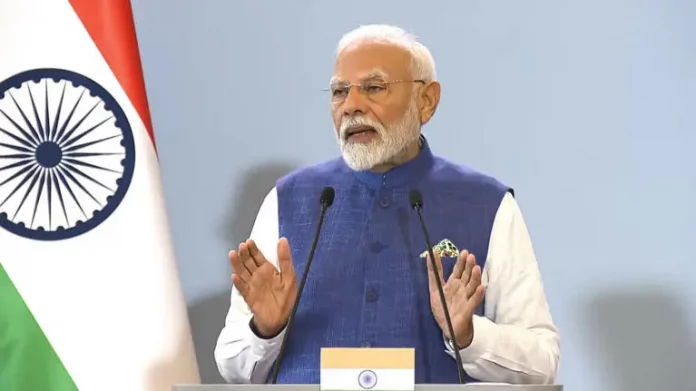 En route pour Kiev, M. Modi prône « le dialogue et la diplomatie »
