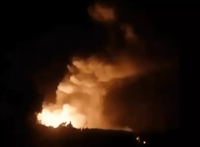 Kiev frappe un dépôt de munitions russe, Moscou avance dans l’est de l’Ukraine