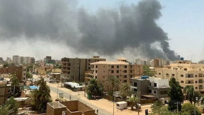 Soudan: frappes aériennes sur Khartoum où l’armée attaque des positions des paramilitaires