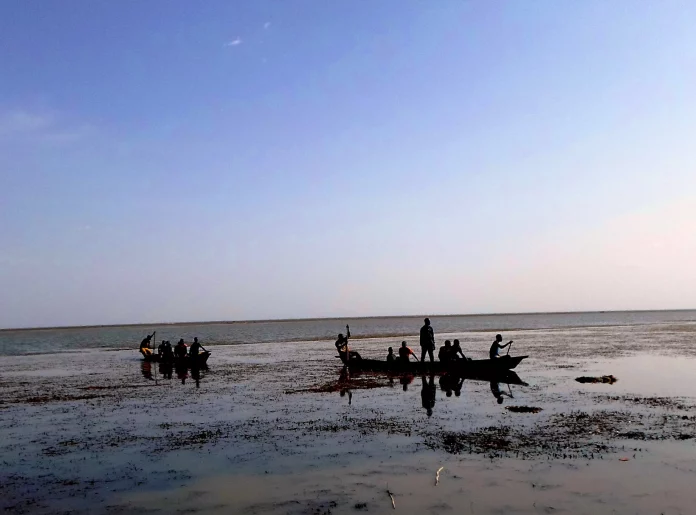 Le lac Maga, un joyau caché du Cameroun : entre nature, culture et aventure.