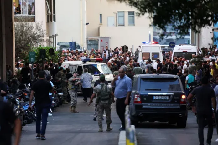 Des explosions meurtrières attribuées à Israël frappent les bipeurs du Hezbollah au Liban