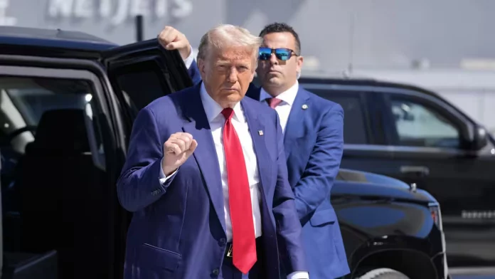 Trump « sain et sauf » après des tirs près de lui, selon son équipe de campagne