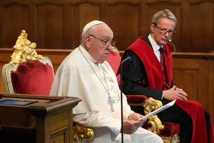 Face aux violences sexuelles, le pape réaffirme que l’Eglise doit « demander pardon »