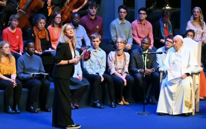 Interpellé en Belgique sur la place des femmes, le pape suscite « l’incompréhension »