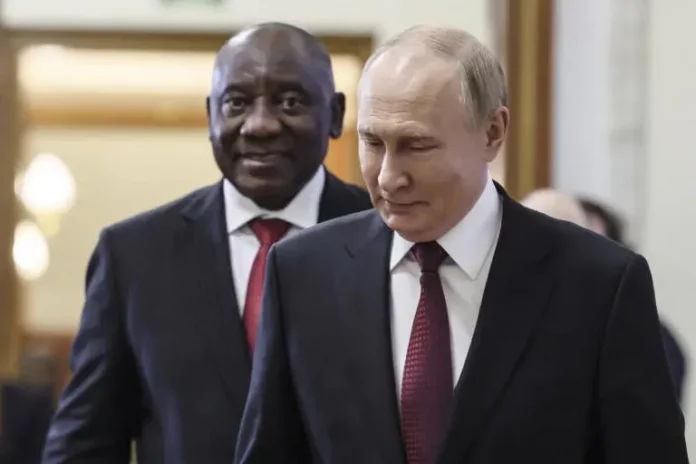 Face aux Occidentaux, Poutine affiche son entente avec les Brics