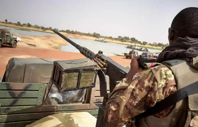 Mali: un important convoi de l’armée fait demi-tour sans livrer combat au nord