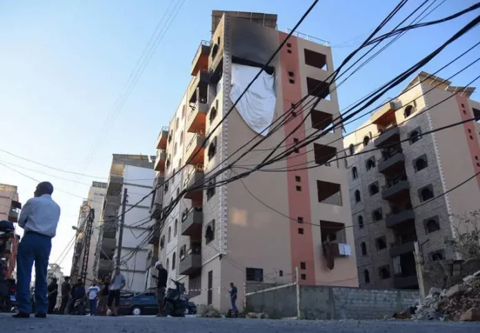 Intenses bombardements israéliens sur Beyrouth, frappes meurtrières dans la bande de Gaza