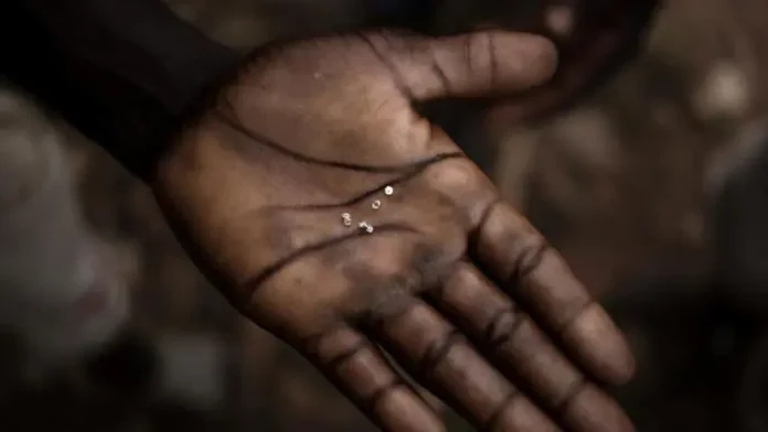 Bangui espère une levée totale des restrictions sur ses exportations de diamants