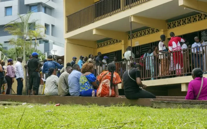 Gabon: clôture des votes sur la nouvelle Constitution du régime militaire