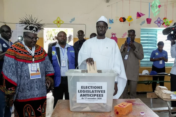 Sénégal: le pouvoir attendu au tournant après un raz-de-marée électoral annoncé
