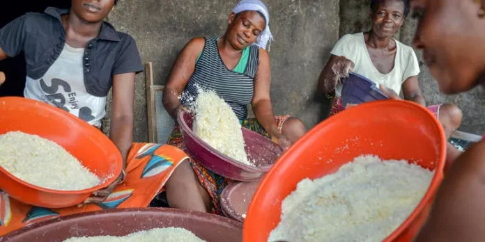 L’Unesco inscrit l’attiéké, plat emblématique de la Côte d’Ivoire, au patrimoine immatériel