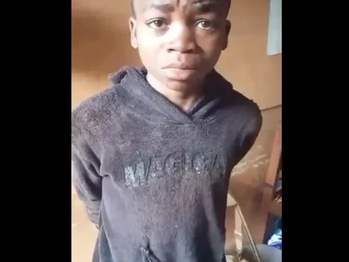 Bafoussam : Un enfant de 11 ans poignarde à mort son père