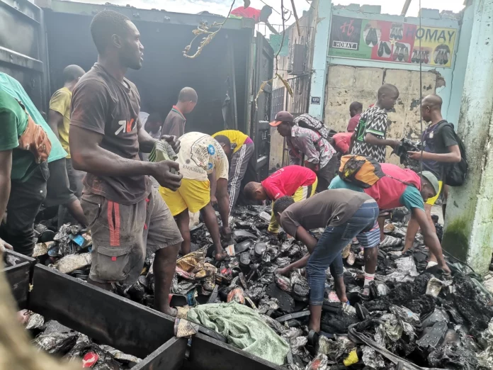 Douala: Un incendie ravage une partie d’un bâtiment à la rue Foch
