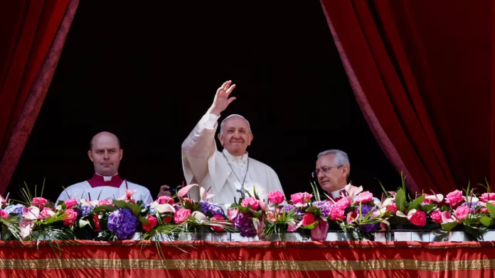 Le pape appelle à « surmonter les divisions » pour Noël, assombri par les guerres